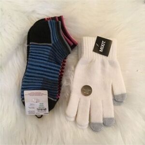 SO 3 pack low cut socks and Mix-it stretchy gloves NWT juniors OSFM